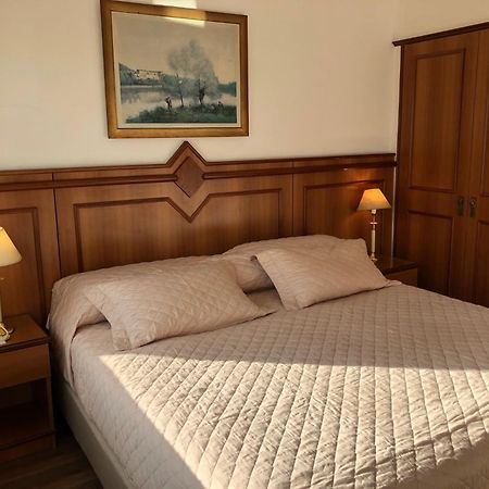 Hotel London Palace Монтевидео Екстериор снимка