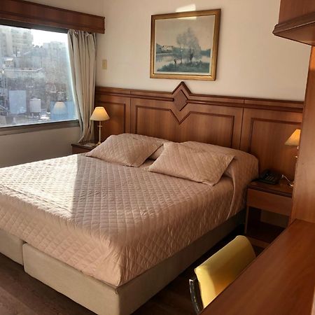 Hotel London Palace Монтевидео Екстериор снимка