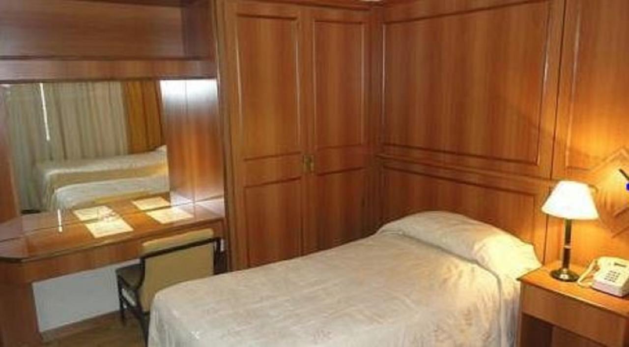 Hotel London Palace Монтевидео Екстериор снимка